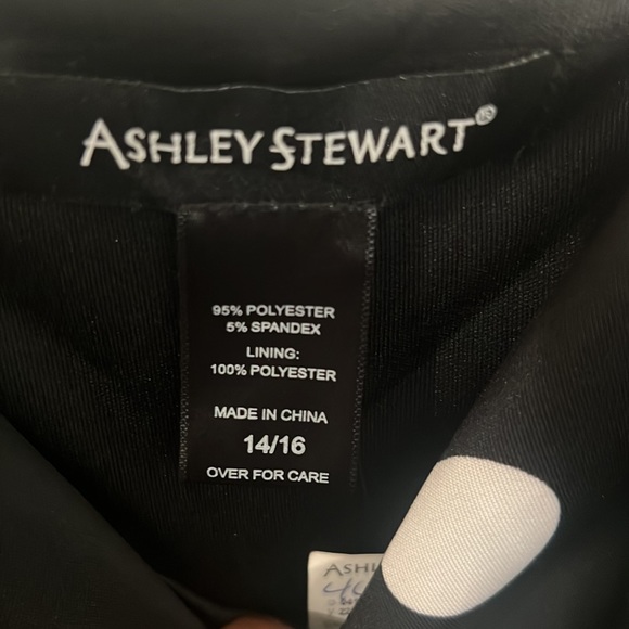 Black with white polka dots with thick straps. Heart shaped top - Picture 2 of 3